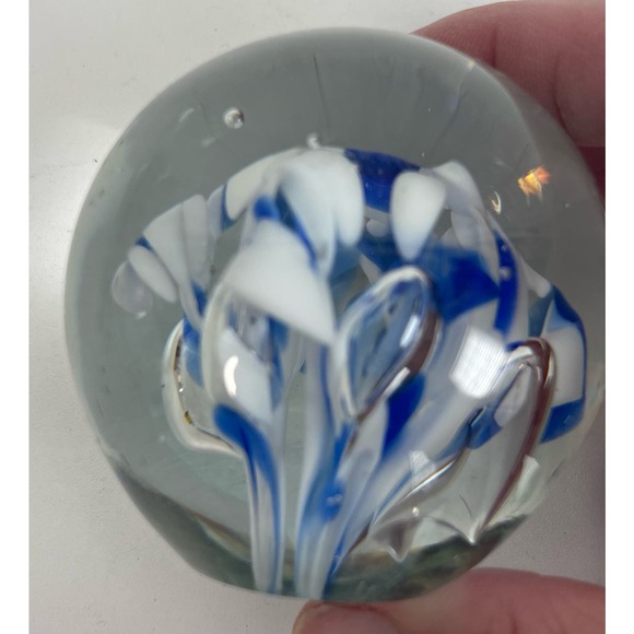 Art Glass Circle Round PAPERWEIGHT Decor Blue & white - Picture 2 of 5